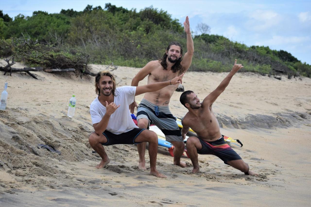 Hangover Hostels アルガムベイ エクステリア 写真