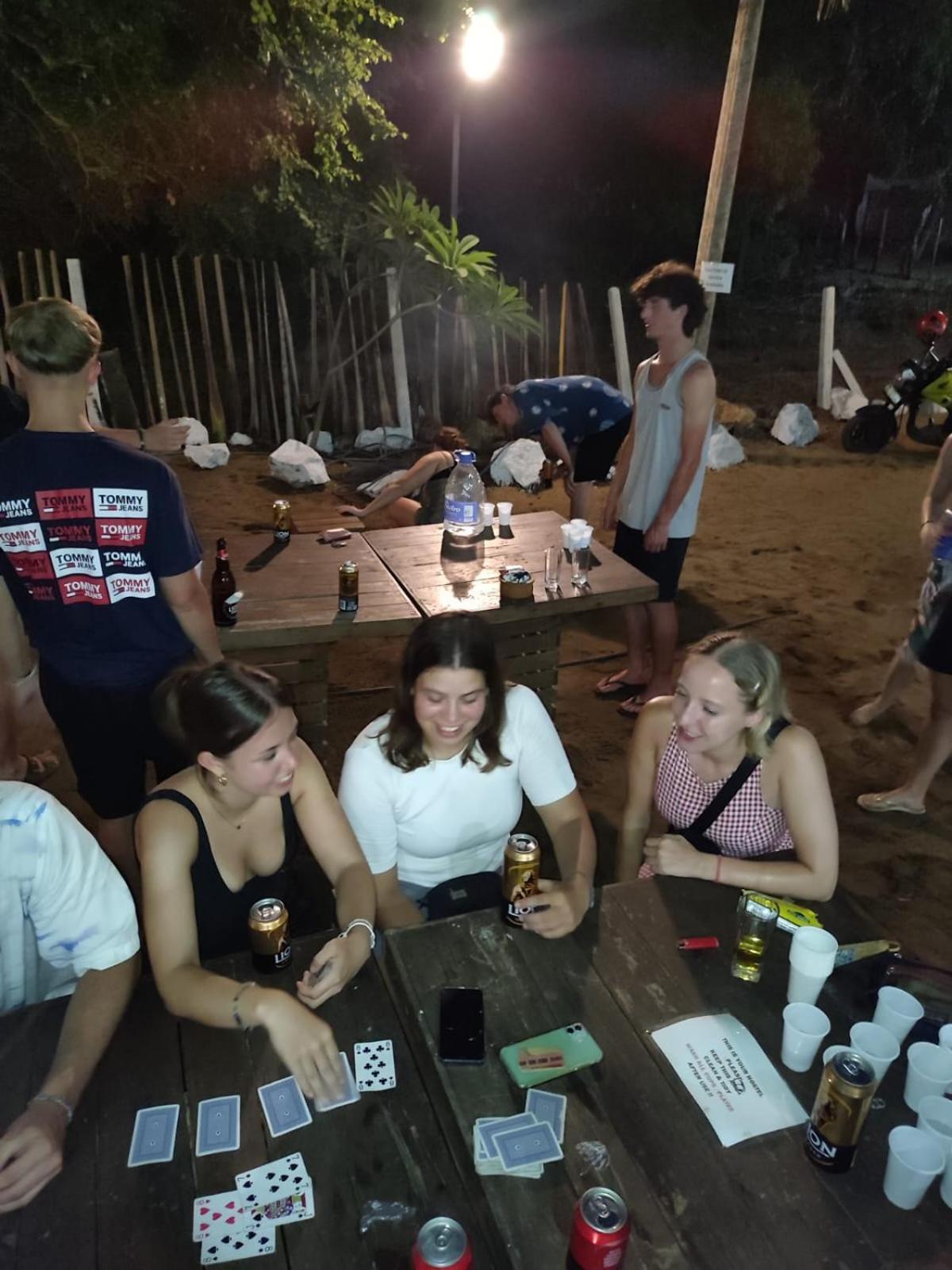 Hangover Hostels アルガムベイ エクステリア 写真