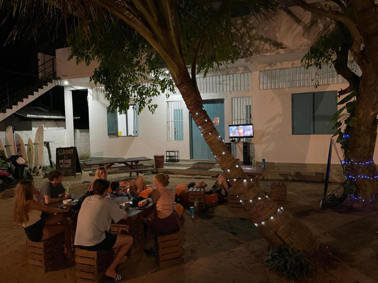 Hangover Hostels アルガムベイ エクステリア 写真